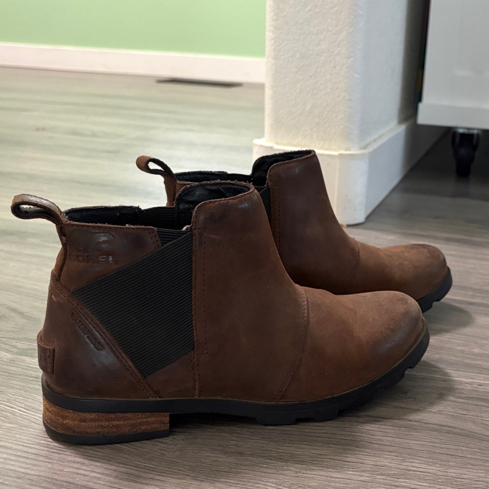 Sorel Chelsea boots